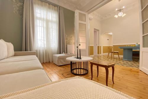 Live in Athens, PANGRATI Fine Residence
