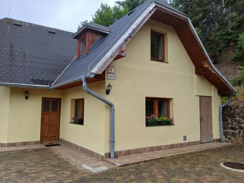 Budova, kde se prázdninový dům nachází