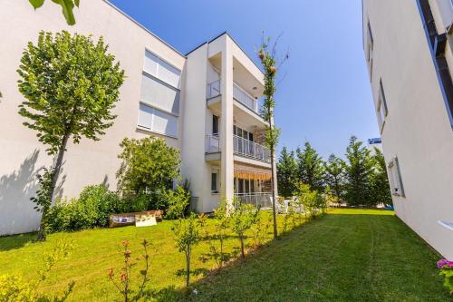 Κήπος έξω από το Talea Joyful Stay