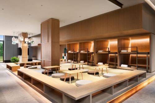 Un restaurante o sitio para comer en Shangri-La Putian Onsen Resort Hotel