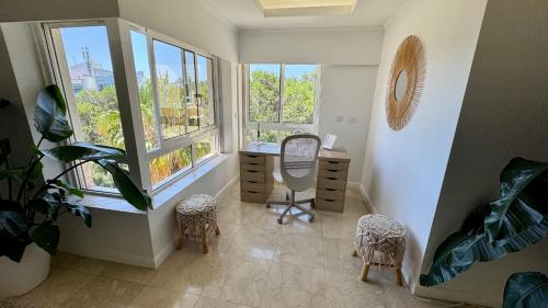 Χώρος καθιστικού στο 2 bedrooms with swimming pool Nomad Dreams N 7