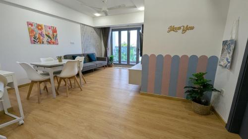 Χώρος καθιστικού στο Luxury 3BR Apartment with Infinity Pool, Balcony n Gym