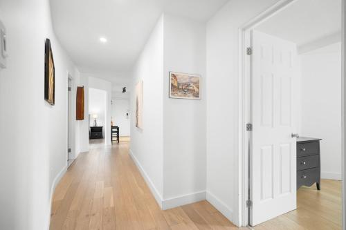 Gambar di galeri bagi Huge 3 Bedroom Condo with a View di Mont-Tremblant