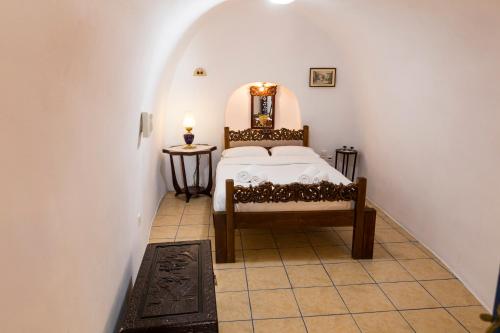 Gemini Cave Tzimara ,with mini plunge pool and hot tub