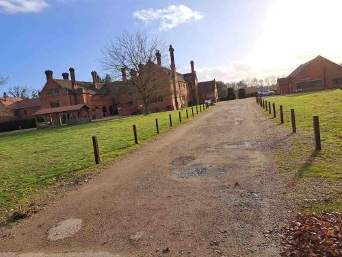 Fotografie z fotogalerie ubytování Luxury 2 Bedroom Norfolk Retreat-Private Hot Tub v destinaci Cawston