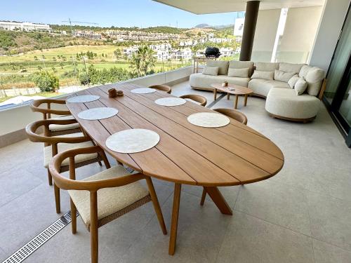 Stylish 3-Bedroom Apartment in Azahar de Estepona