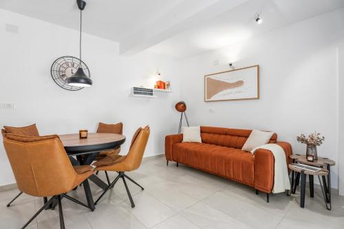 Casa ol'Bol - Modern Apartment with Seaview and Private Large Backyard