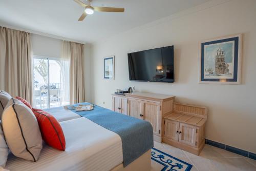 Televisyen dan/atau pusat hiburan di Hotel LIVVO Volcán Lanzarote