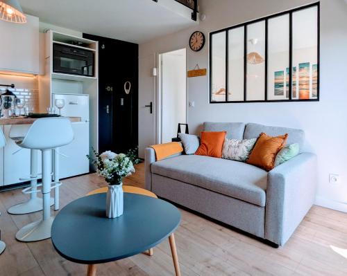 Η κουζίνα ή μικρή κουζίνα στο Duplex proche de la plage avec blacon vue mer et espace cinéma