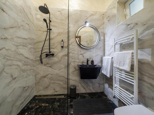 Koupelna v ubytování Mistic Apartament