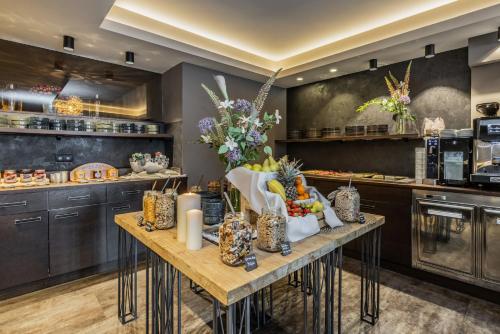 Küche/Küchenzeile in der Unterkunft SOLEA SÜDTIROL Boutique Hotel