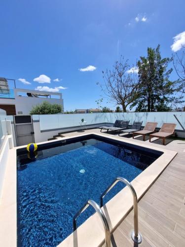 Luxury Design Villa (Private Pool & Jacuzzi)
