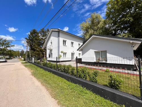 Azur Dream by the Lake