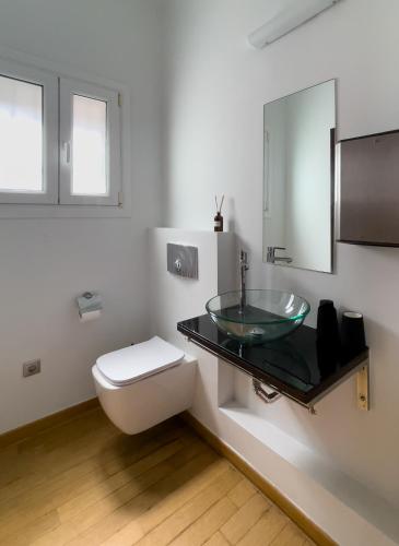 The Maverick 2bed apt in central athens