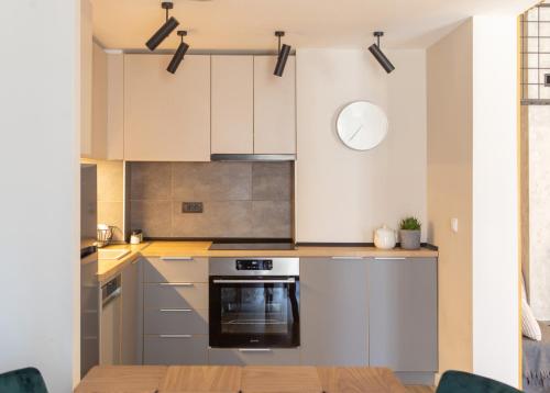 Küche/Küchenzeile in der Unterkunft DivciCasa apartments Divčibare