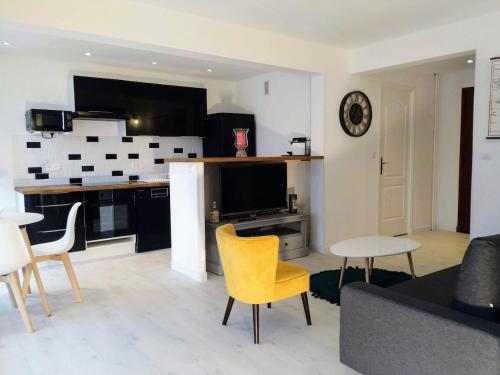 Superbe appartement JUAN LES PINS 2 min des plages