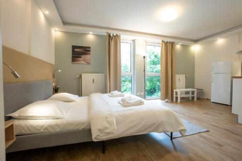 Urban Studio with Queen-Size Bed, Self Check-in K2