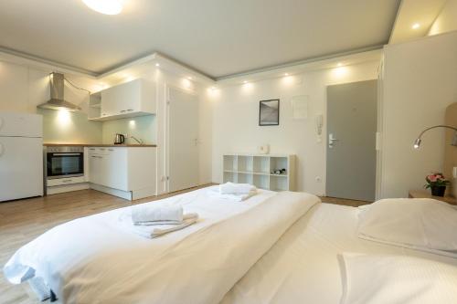 Urban Studio with Queen-Size Bed, Self Check-in K2