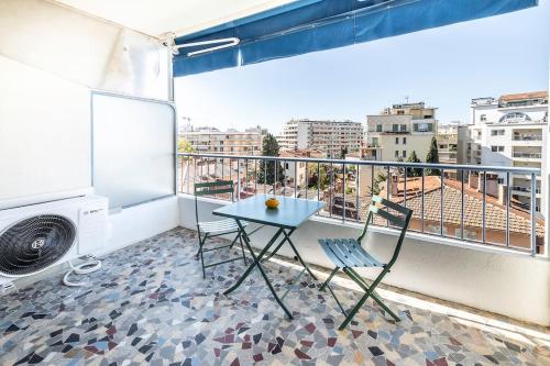 Superbe sudio Juan Les pins 2mins des plages hypercentre