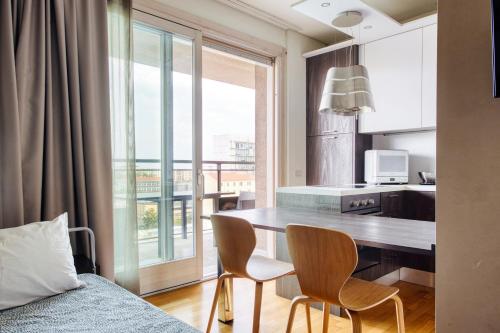 GiaxTower Bright Space 6th Floor Gym Spa & Pool Multiple Apartments 15 min to Duomo
