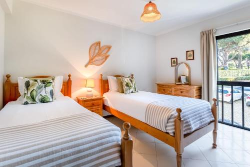 2 BDR Flat With Pool in Vilamoura by LovelyStay