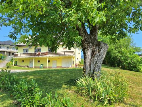 Taman di luar Rural Retreat- Kmečki oddih