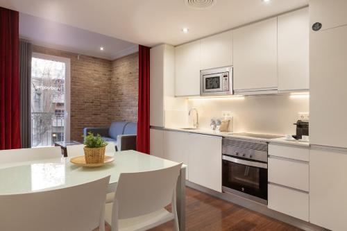 Enjoybcn Gaudi Apartments