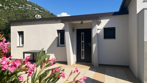 MOREBIT - between sea and mountains