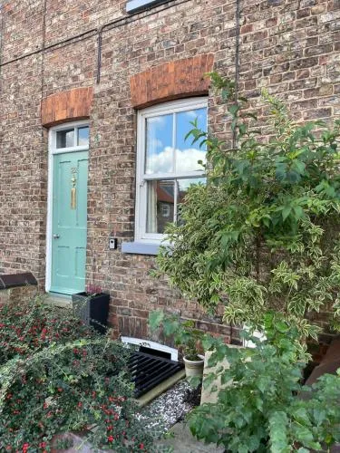 A lovely 2 bedded terrace house photo 1