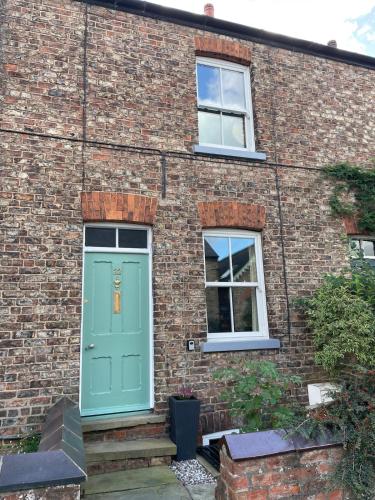 A lovely 2 bedded terrace house photo 10