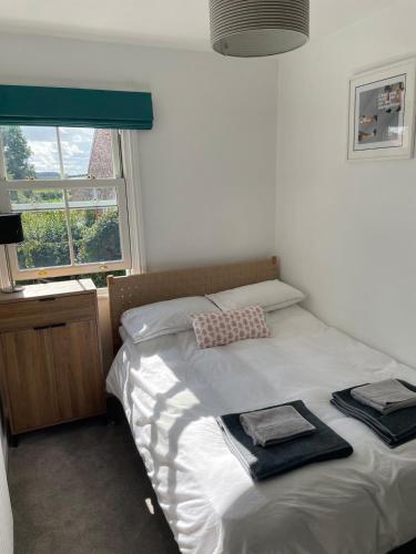 A lovely 2 bedded terrace house photo 3