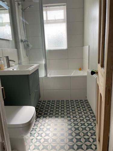 A lovely 2 bedded terrace house photo 9