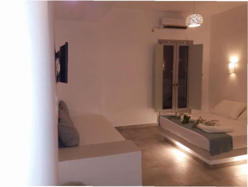 Ruang duduk di LoveLy Rooms in Perissa