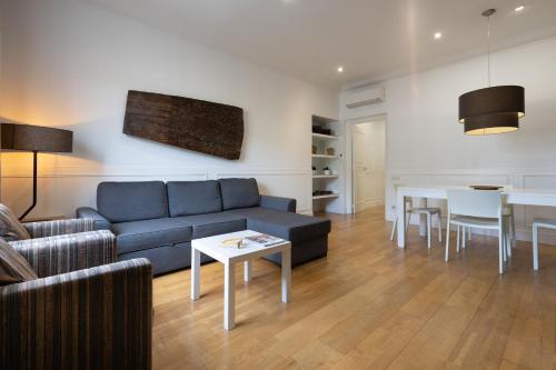 Enjoybcn Coliseum Apartments