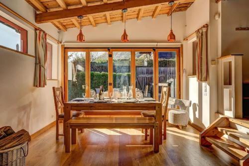 Chalet Alpins - Central Jacuzzi Parking