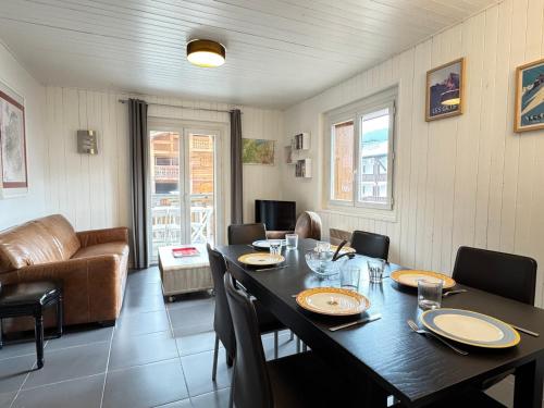 Appartement en Centre-Ville des Gets, 6 Pers, Proche Pistes, Terrasse Ensoleillée - FR-1-623-318