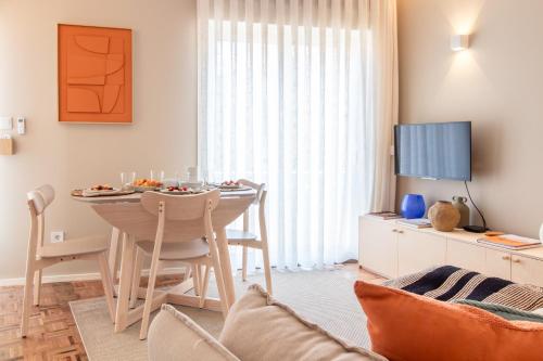 Cozy 1BR Beachside Apartment by LovelyStay