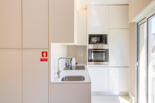 Cozy 1BR Beachside Apartment by LovelyStay