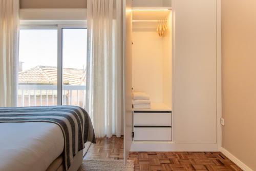 Cozy 1BR Beachside Apartment by LovelyStay
