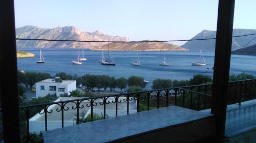 Waves and Walls -A kalymnian stay