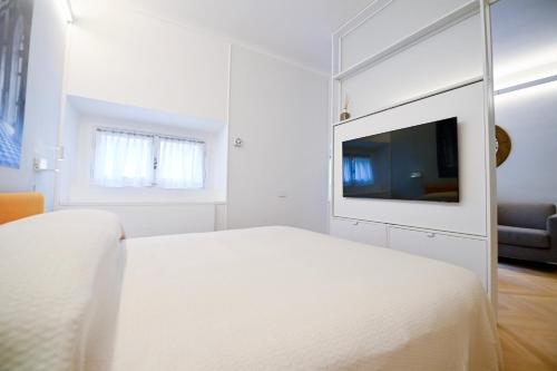 Dolce Vita Suite by Rental in Rome