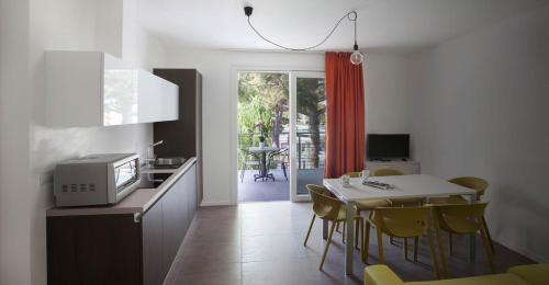 Fotografie z fotogalerie ubytování Holiday Apartments - Camping Al Porto v destinaci Nago-Torbole