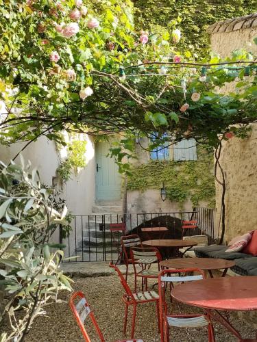 Εστιατόριο ή άλλο μέρος για φαγητό στο Charming house in Provence, 2 to 10 people