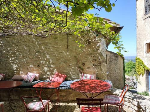 Φωτογραφία από το άλμπουμ του Charming house in Provence, 2 to 10 people σε Saignon
