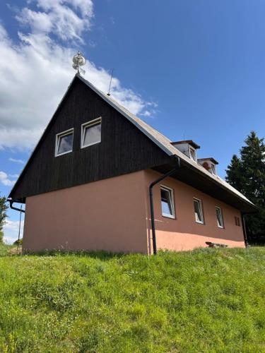 Budova, kde se prázdninový dům nachází
