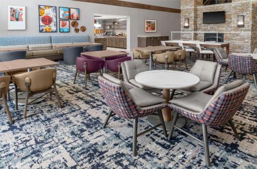 Posezení v ubytování Homewood Suites Columbus - Airport