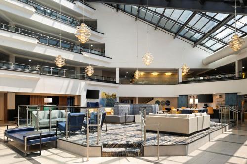 Ruang duduk di DoubleTree by Hilton Richmond - Midlothian