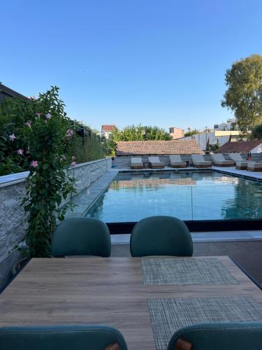 Bazén v ubytování Hotel ENAD nebo v jeho okolí