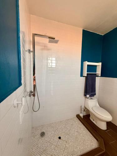 Ένα μπάνιο στο Baja experience house