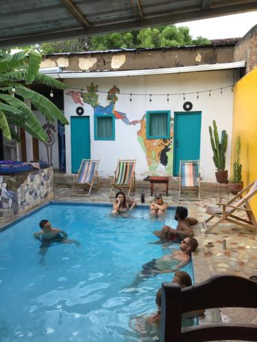 Bazén v ubytování White Rabbit Hostal nebo v jeho okolí